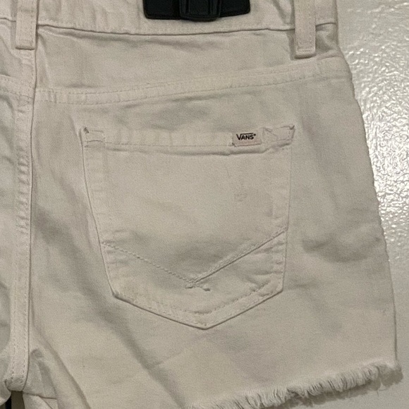 Vans Vintage Mini White Denim Shorts with Raw Hem Junior Size 7/ Adult Small - Picture 8 of 8